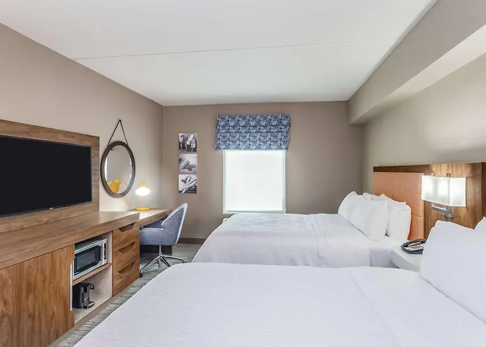 Hampton Inn & Suites Kittery-Portsmouth