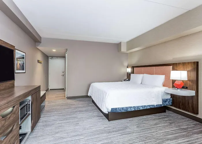 Hampton Inn & Suites Kittery-Portsmouth